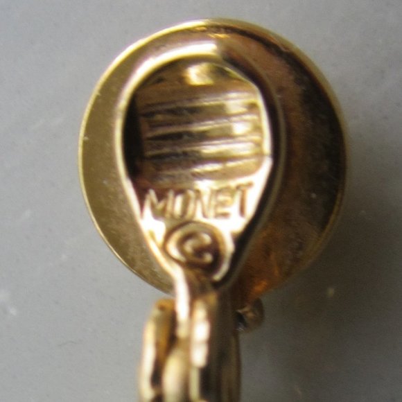 MONET Gold Tone Teardrop Dangle Clip On Earrings EUC - Picture 2 of 3